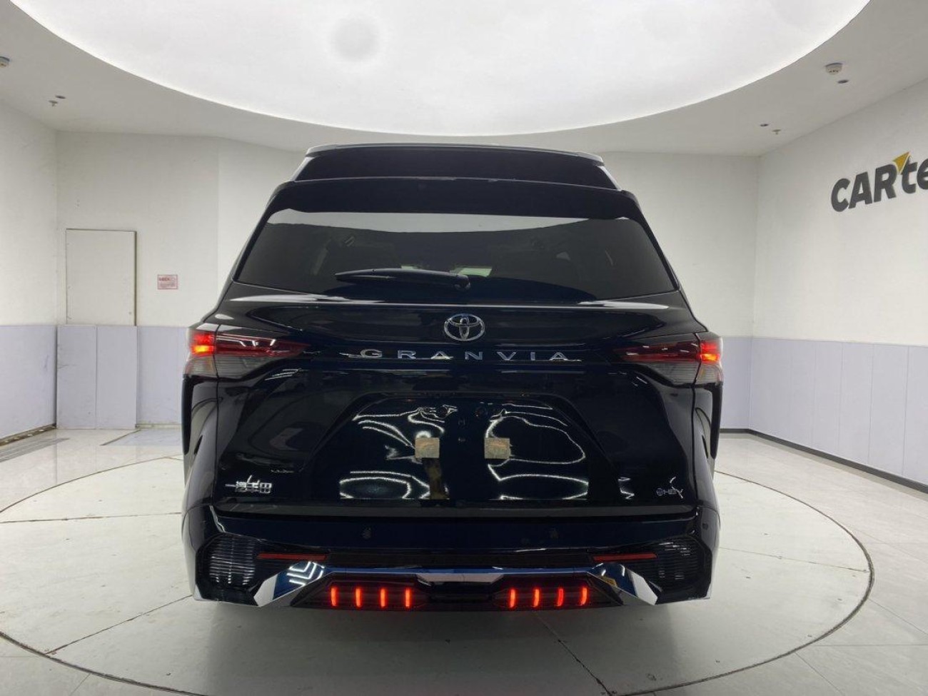 Toyota Granvia 2025