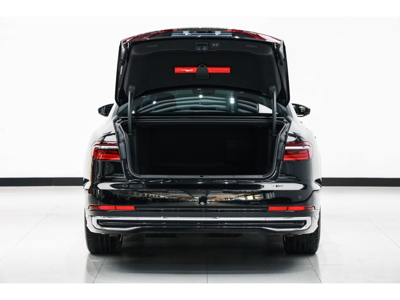 Audi A8L 55 TFSI 2025