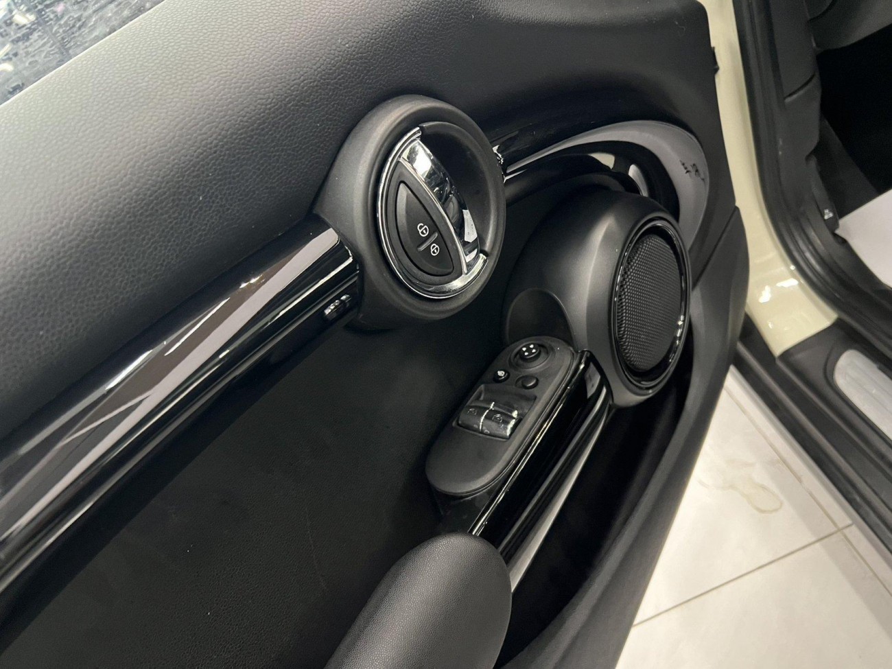 Mini ONE 2019