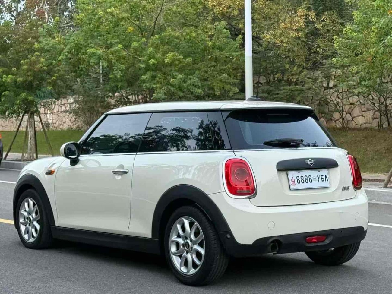 Mini ONE 2019