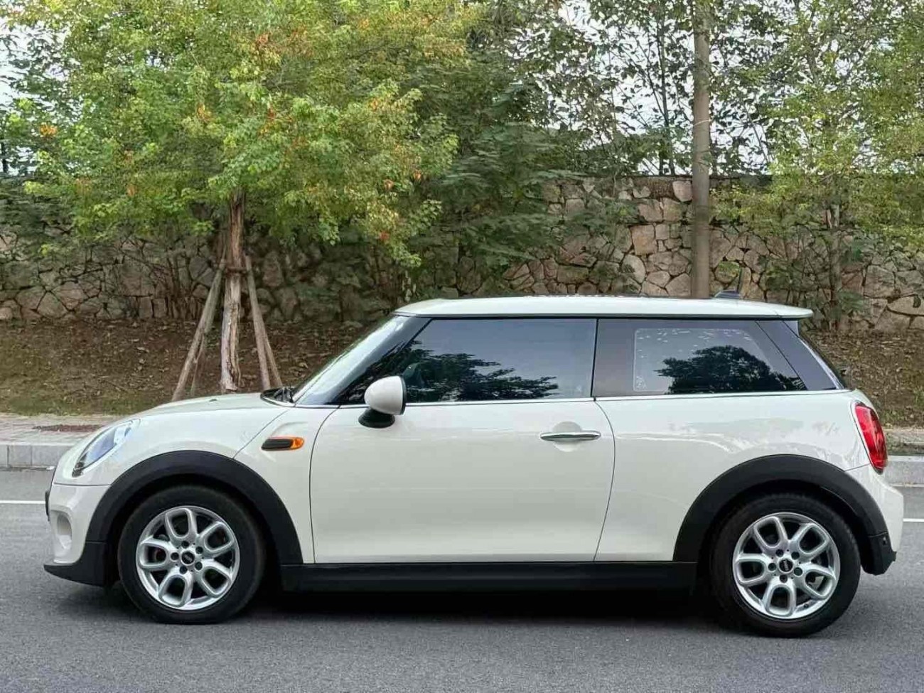 Mini ONE 2019
