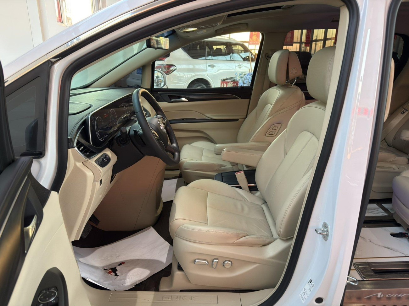 Buick GL8 2023