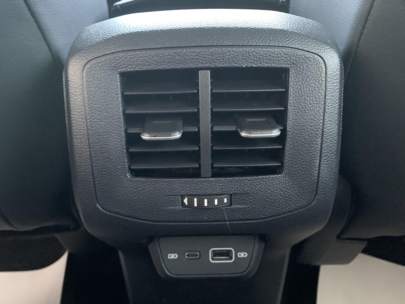 Volkswagen Tharu 2024