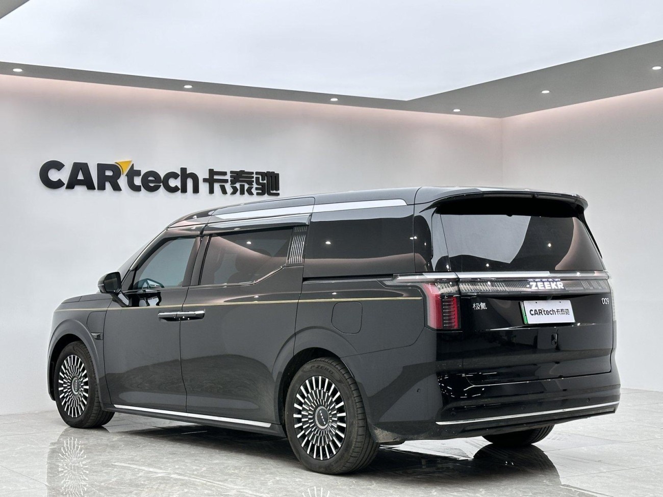 Zeekr 009 2024