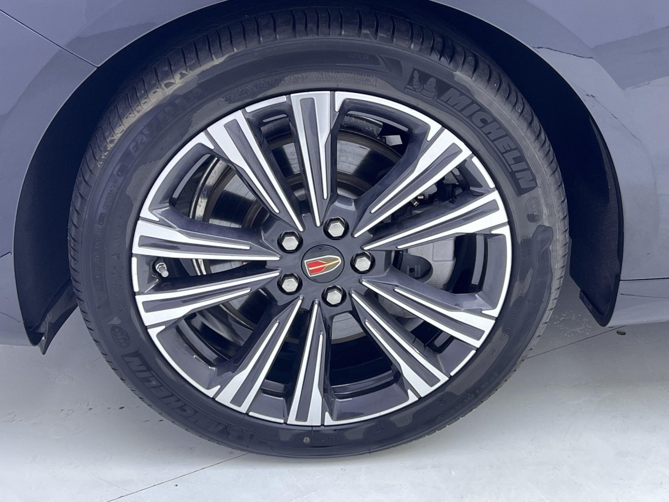 Hongqi H9 2024