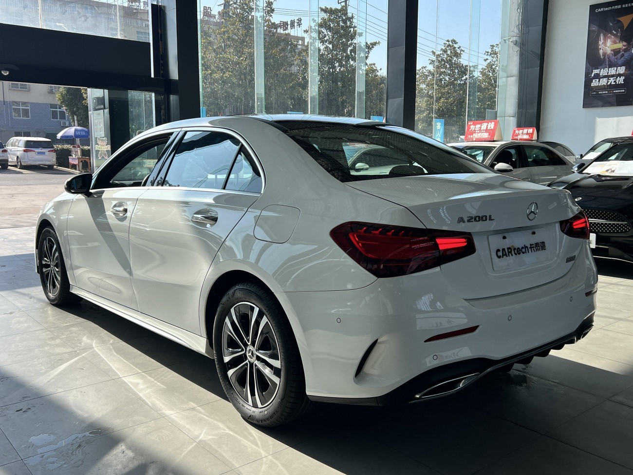 Mercedes-Benz A 200 L 2023