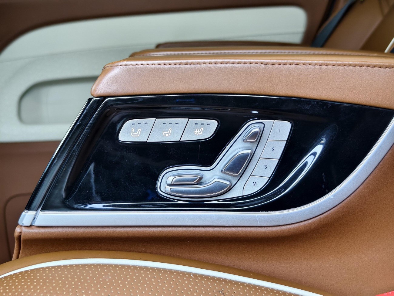 Mercedes-Benz 2021 2023