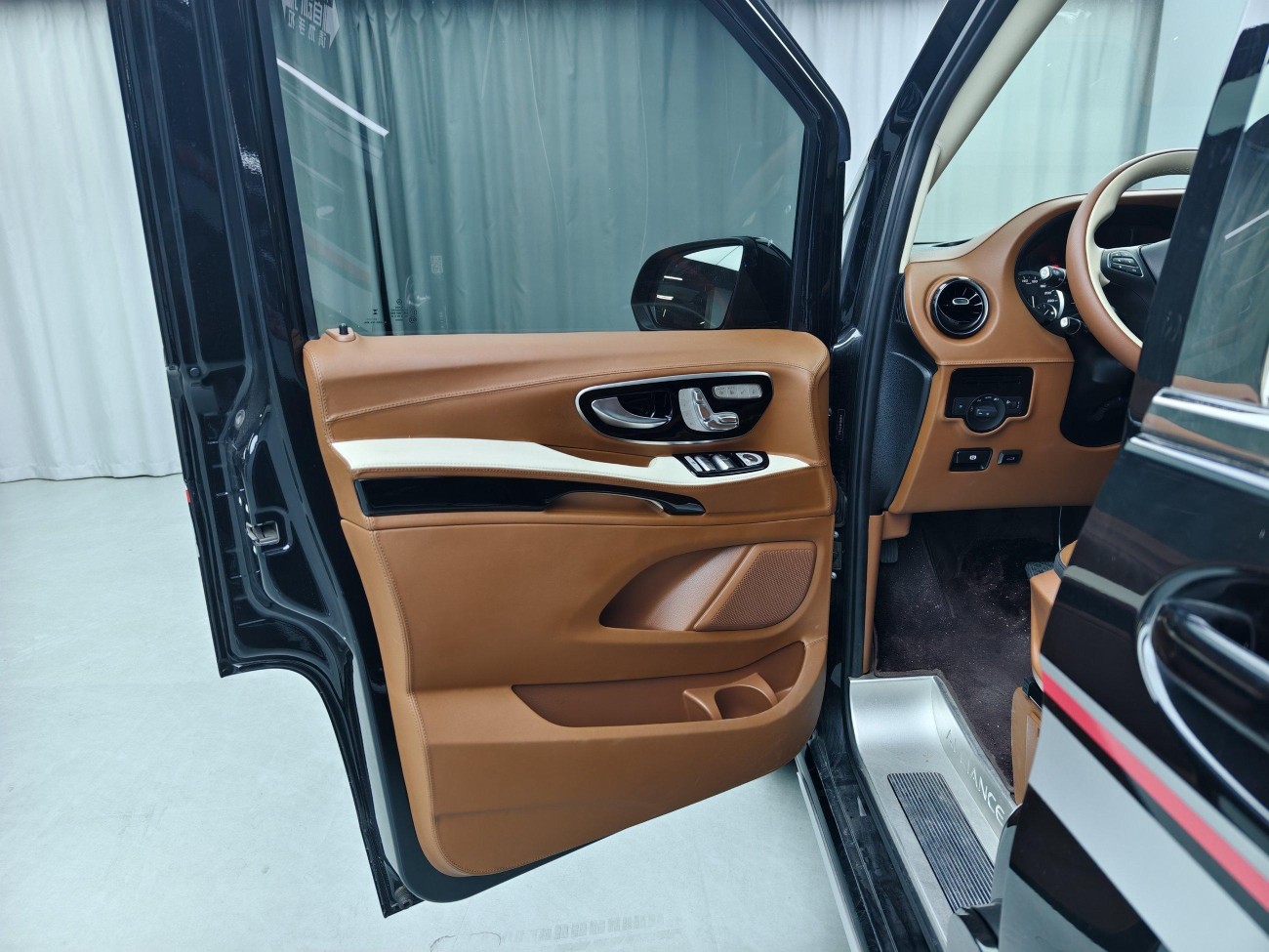 Mercedes-Benz 2021 2023