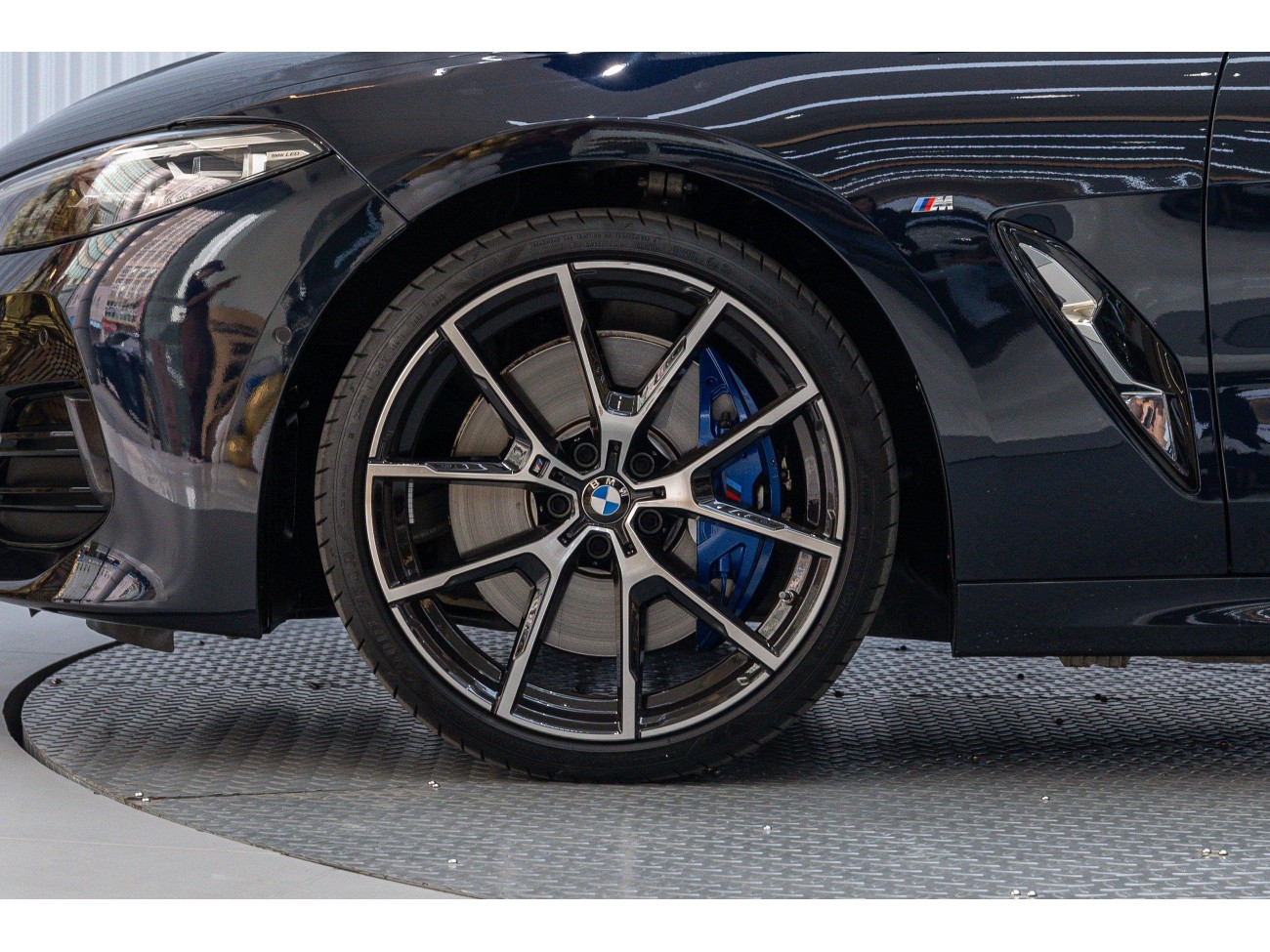 BMW 8 2024