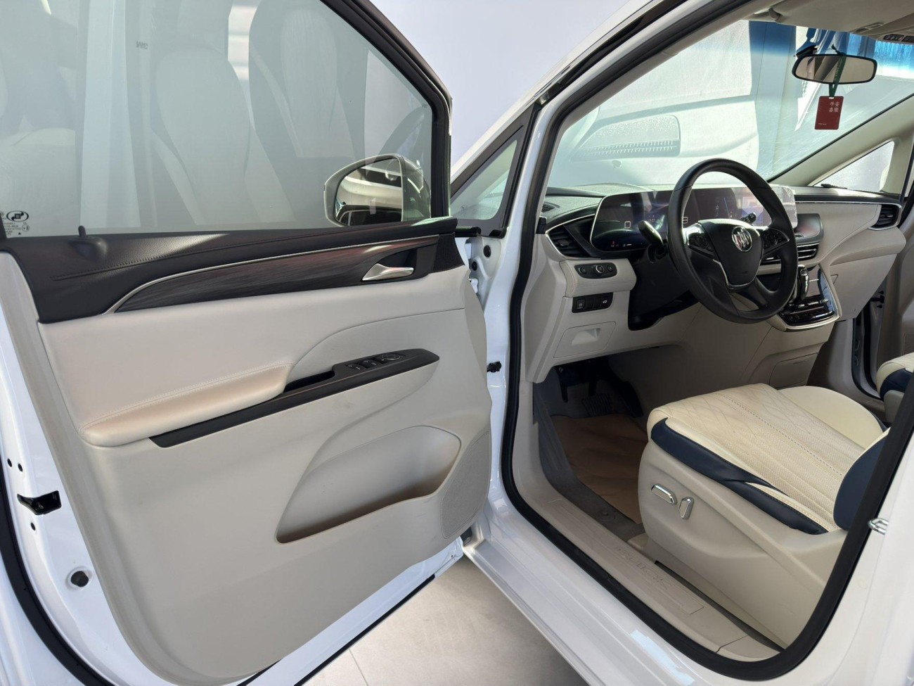 Buick GL8 2024