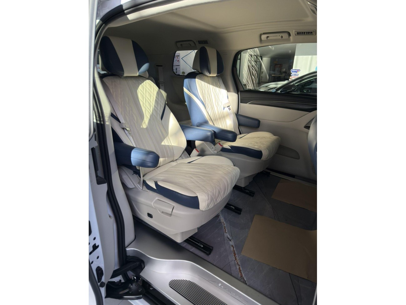 Buick GL8 2024