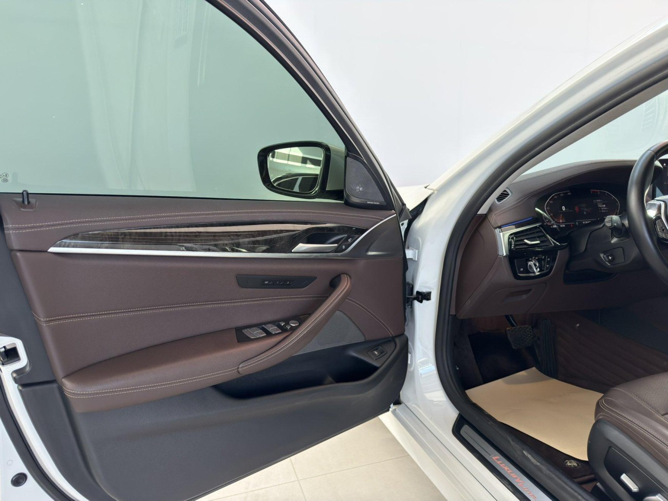 BMW 525Li 2021