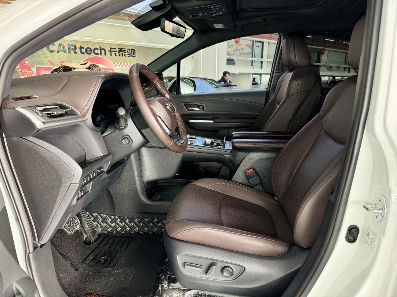 Toyota Granvia 2023