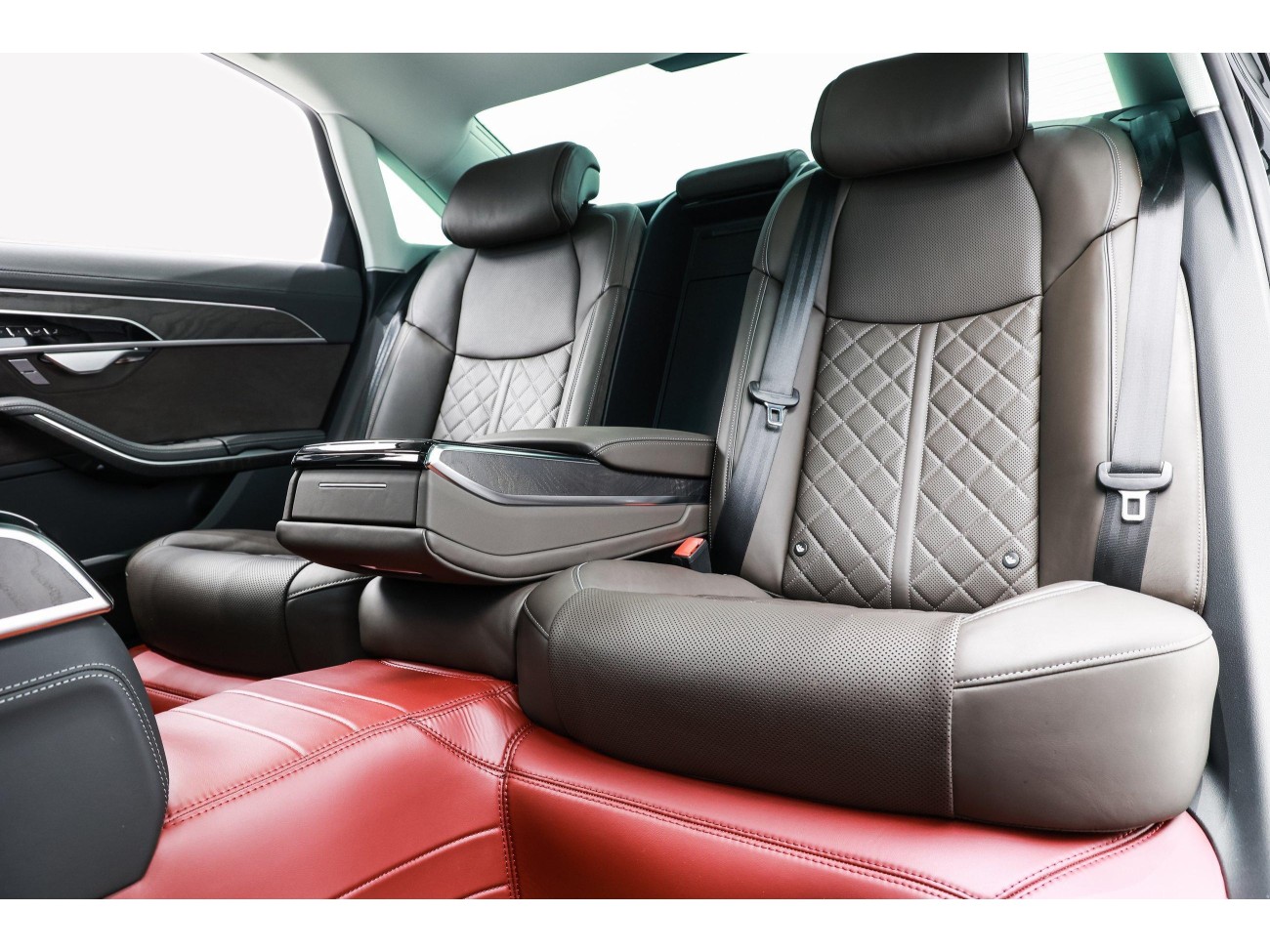 Audi A8L 50 TFSI 2024