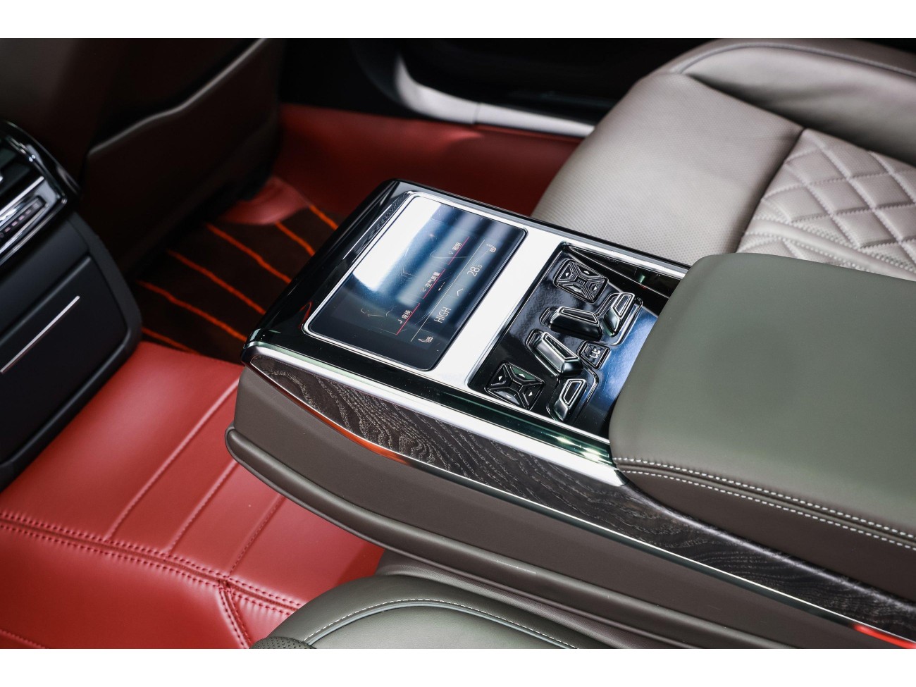 Audi A8L 50 TFSI 2024