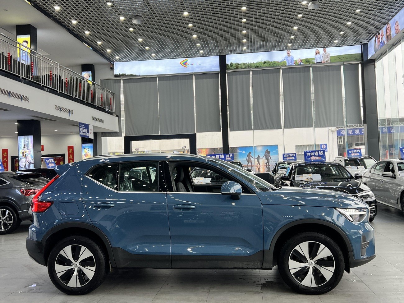 Volvo XC40 2025