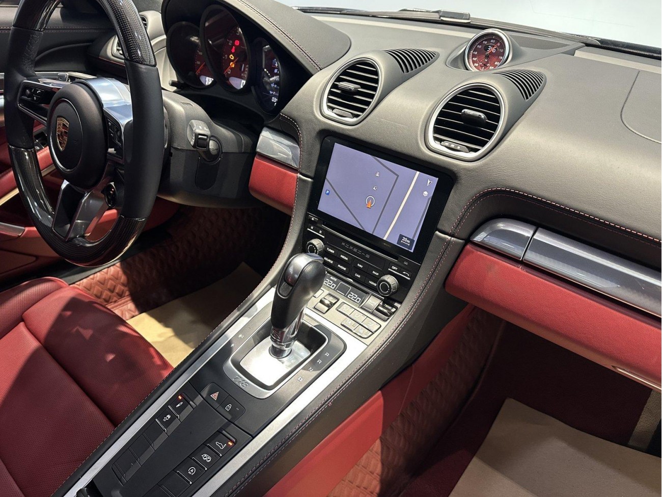 Porsche Cayman 2024