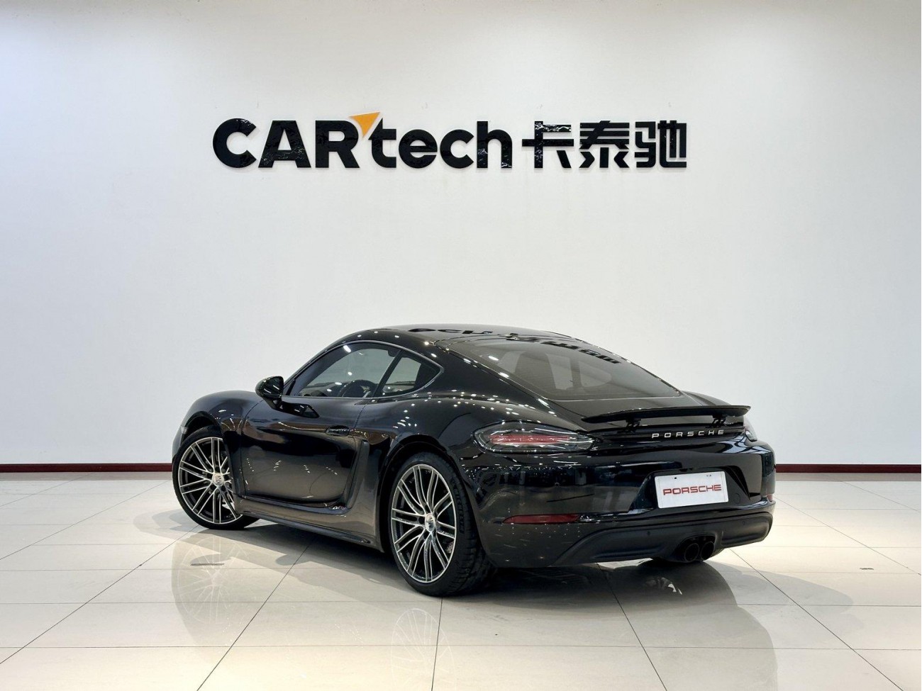 Porsche Cayman 2024