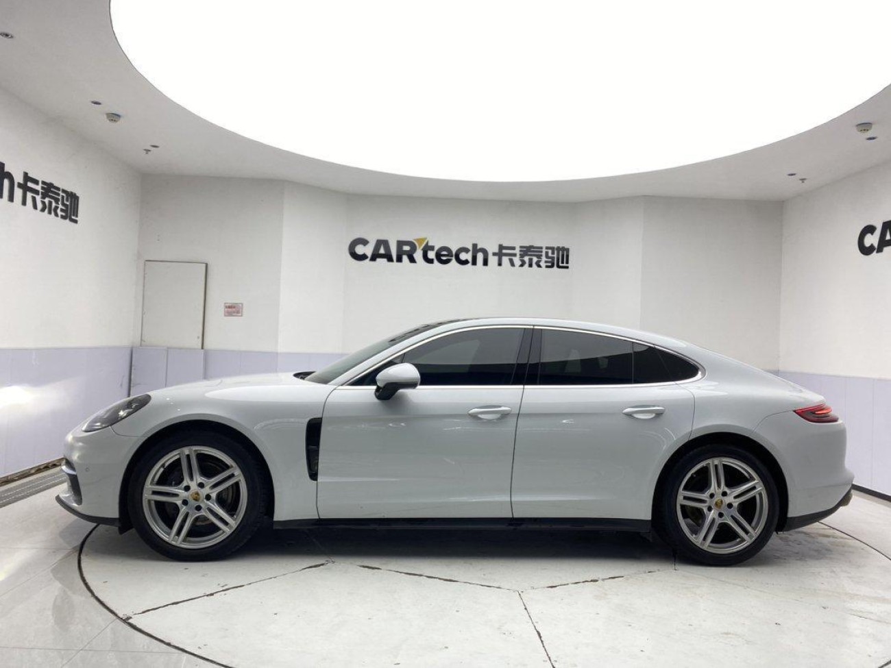 Porsche Panamera 2020
