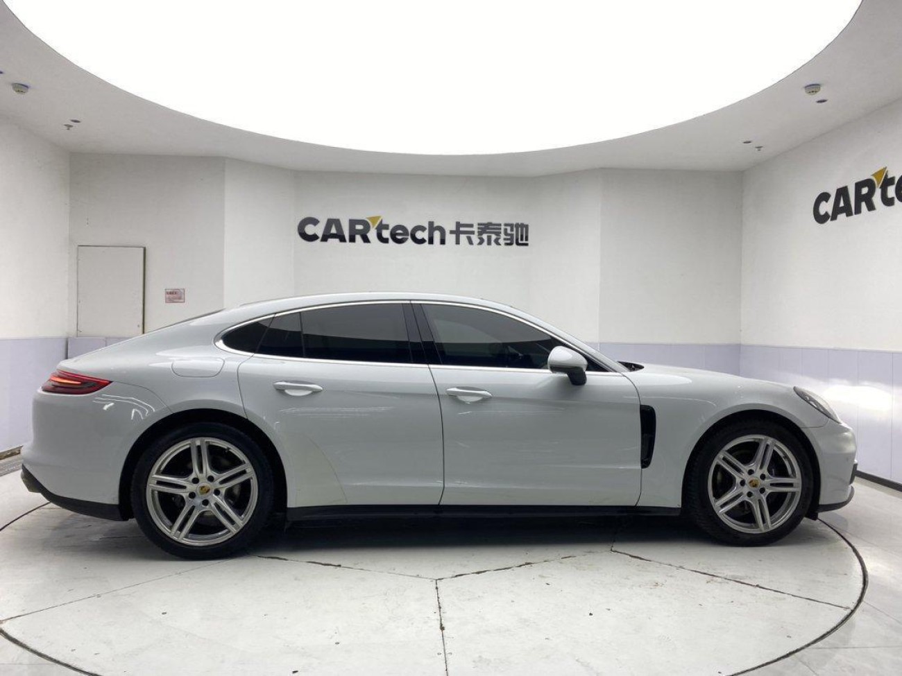 Porsche Panamera 2020