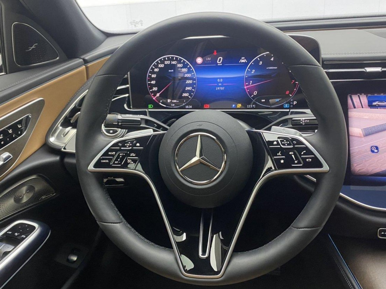 Mercedes-Benz E 300 L 2024
