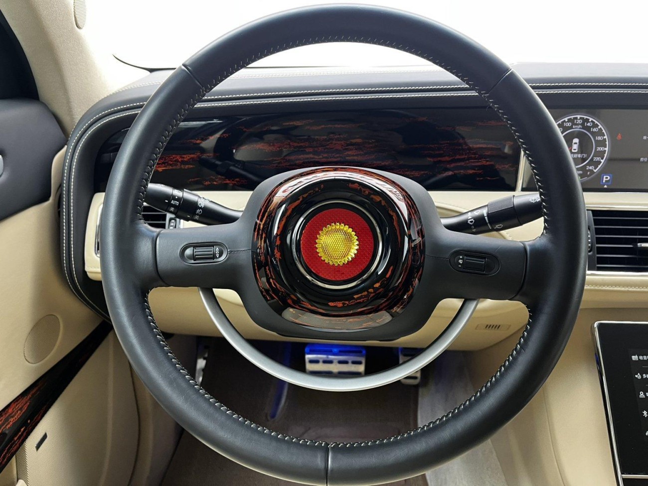 Hongqi L5 2025