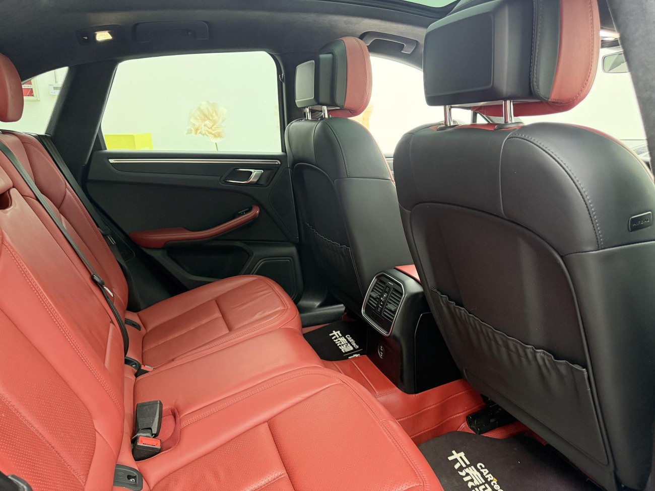 Porsche Macan 2021