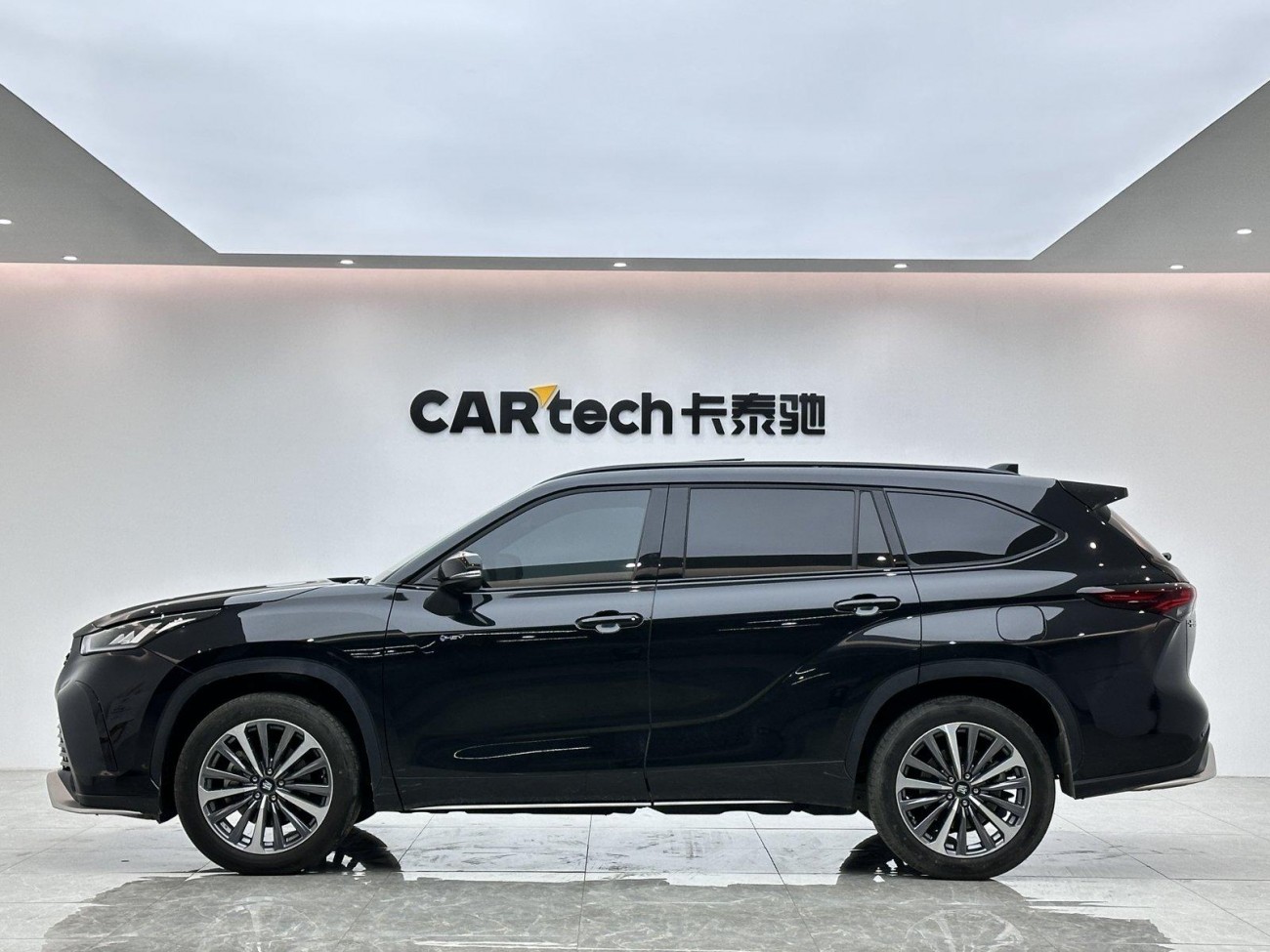 Toyota Crown 2024