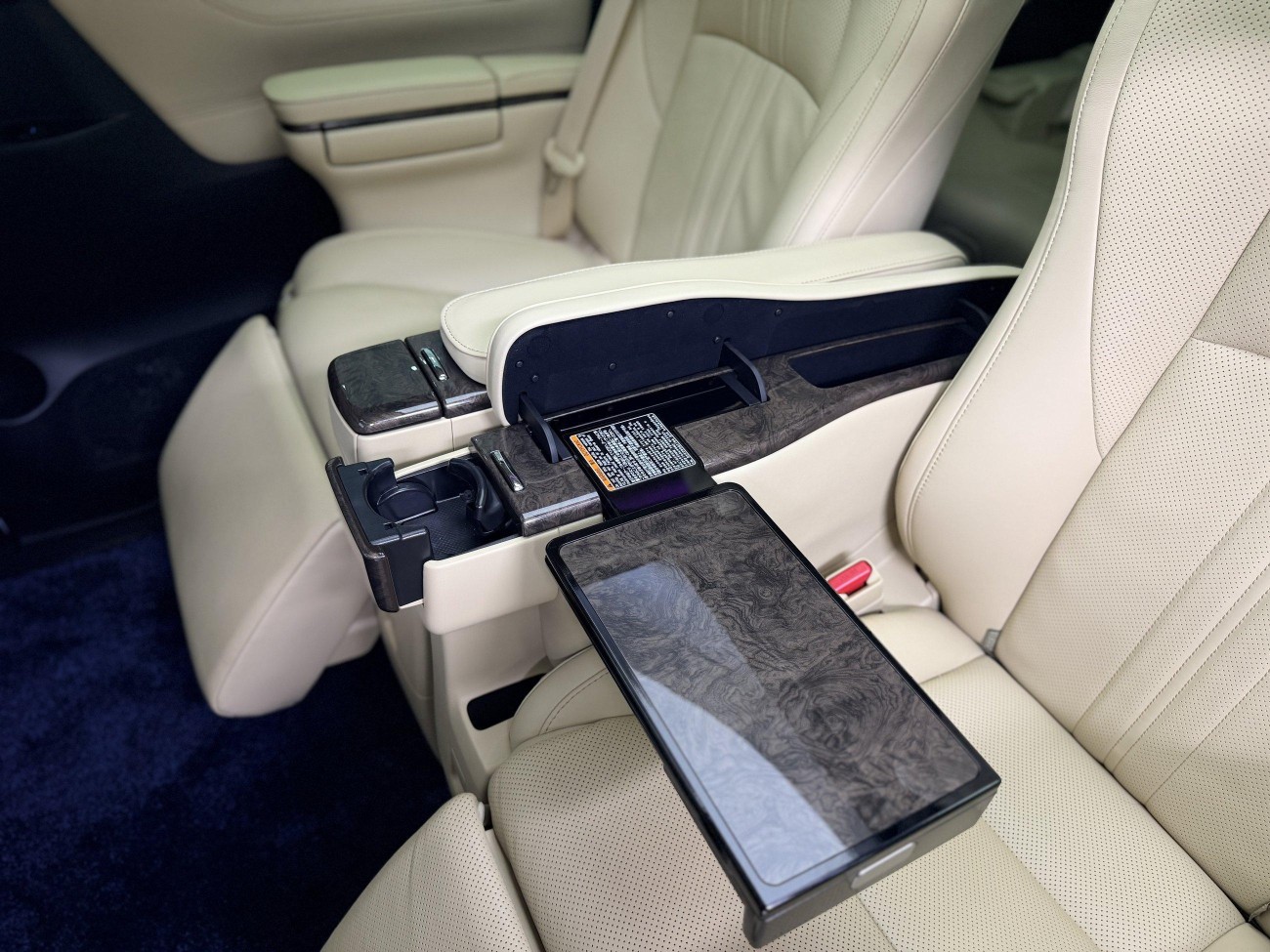 Toyota Alphard 2022