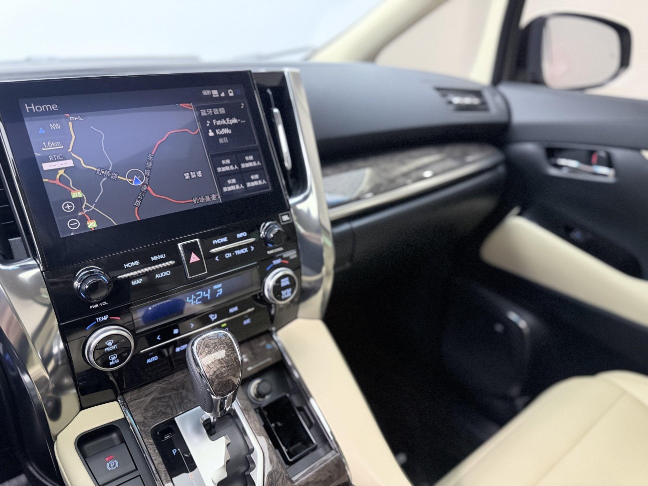 Toyota Alphard 2022
