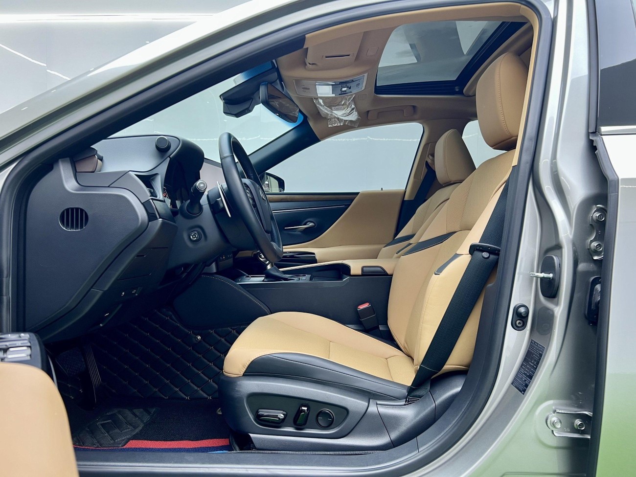 Lexus ES 200 2024