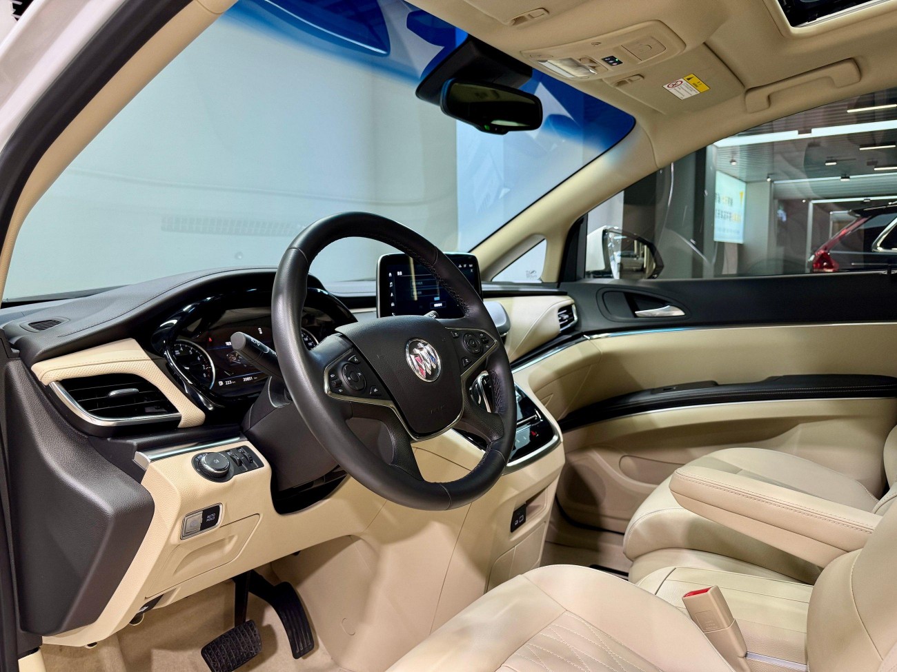 Buick GL8 2025