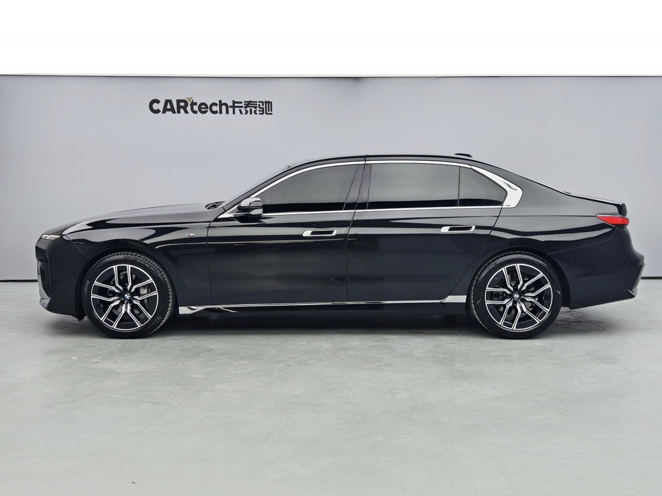 BMW 735Li 2023