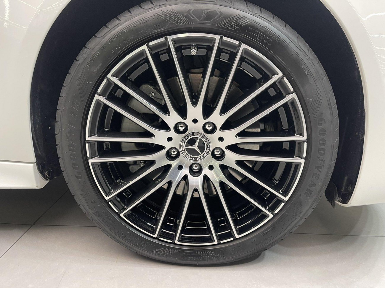 Mercedes-Benz C 260 L 2025
