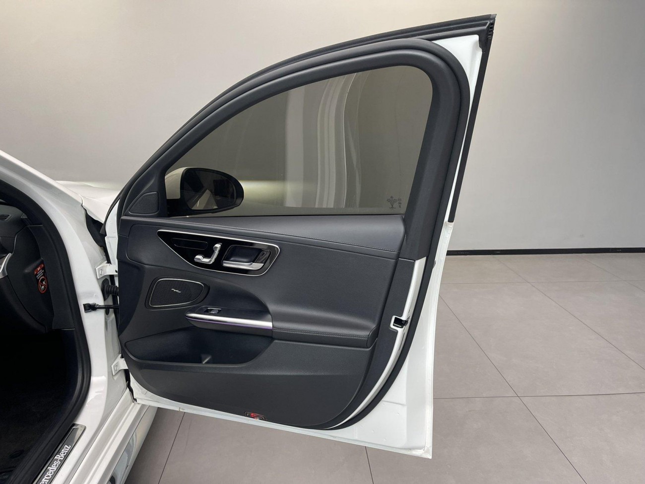 Mercedes-Benz C 260 L 2025