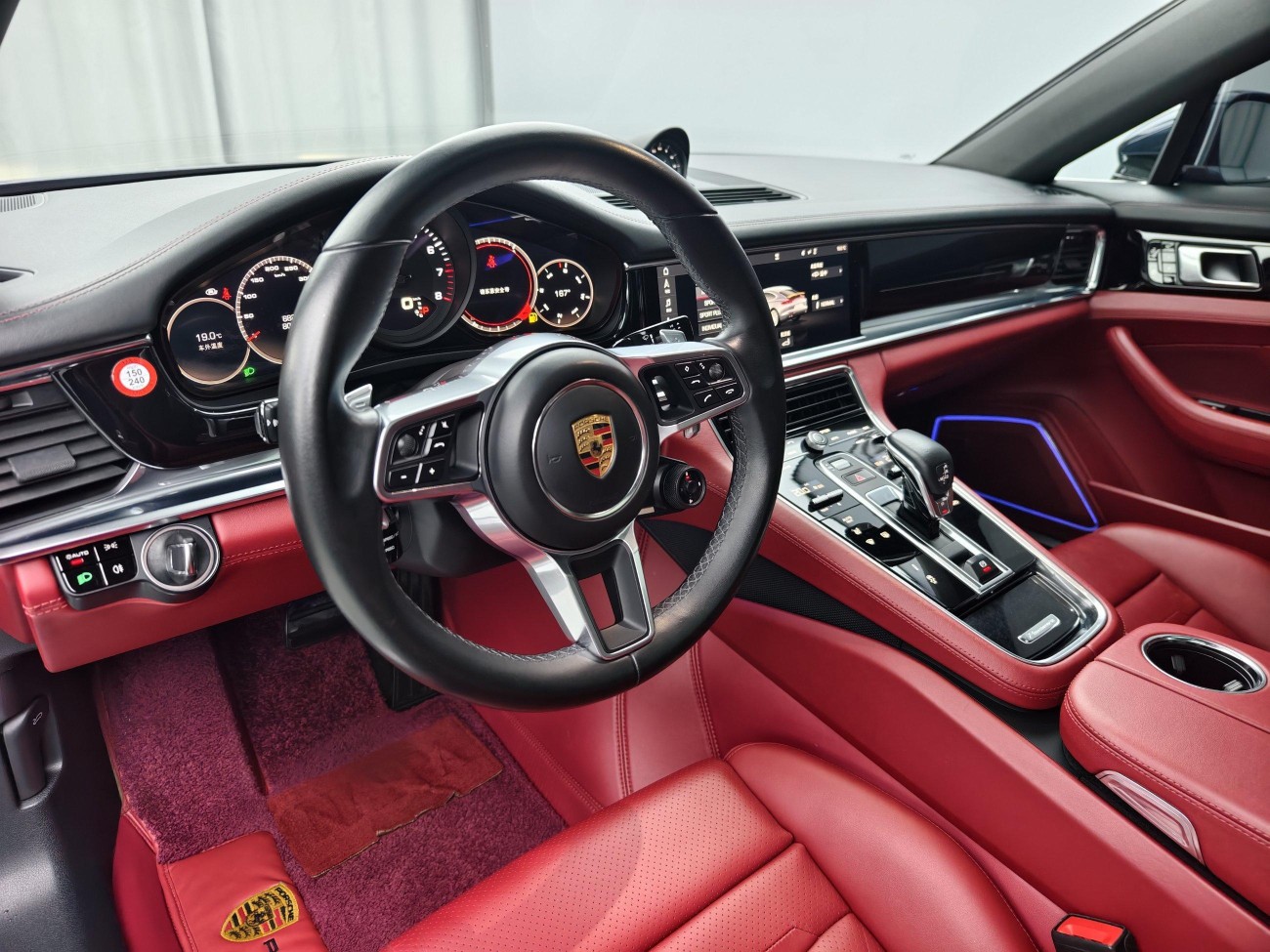 Porsche Panamera 2021