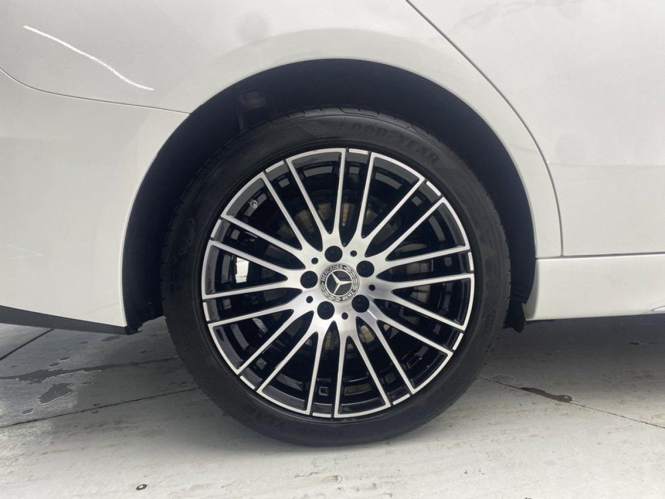 Mercedes-Benz C 260 L 2024