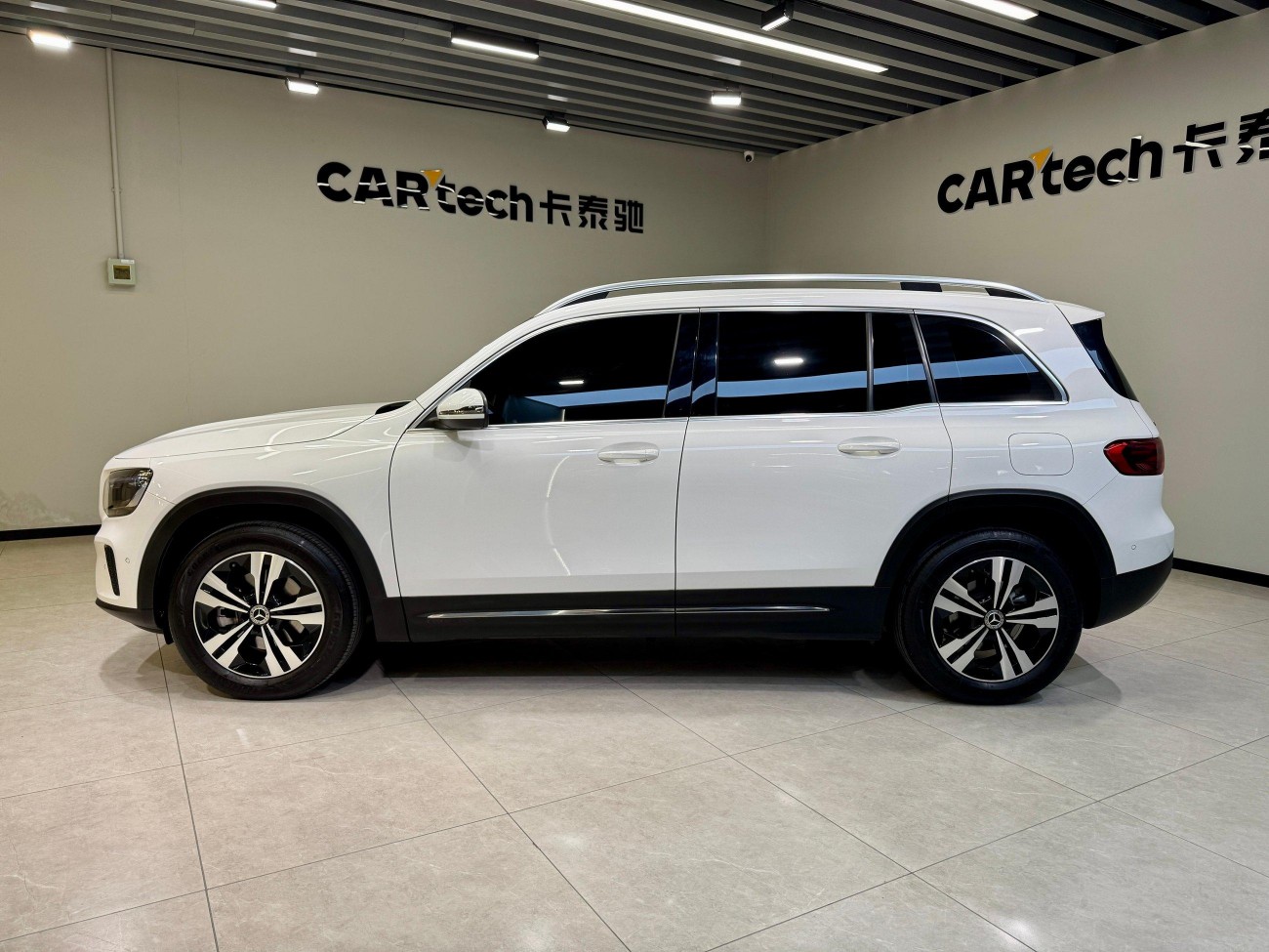 Mercedes-Benz GLB 2025