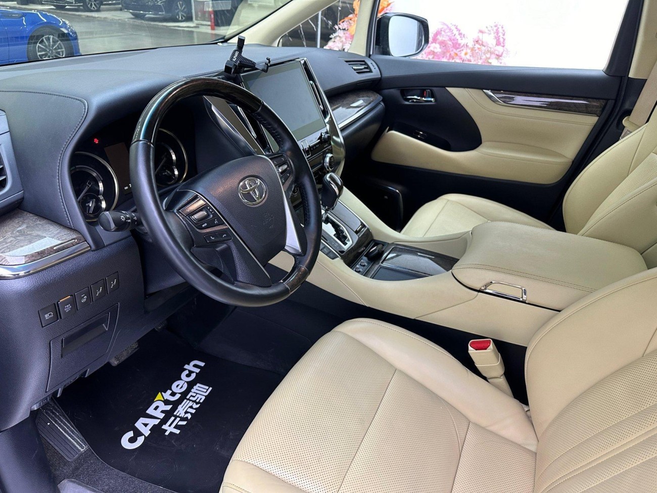 Toyota Alphard 2022