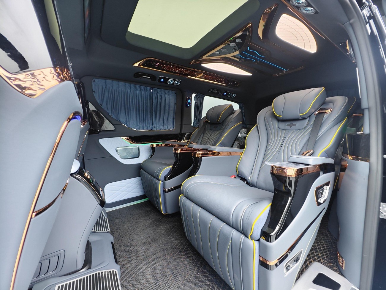Mercedes-Benz V 2024