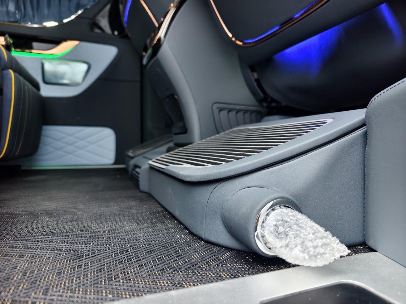 Mercedes-Benz V 2024