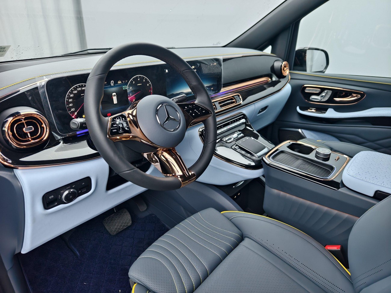 Mercedes-Benz V 2024