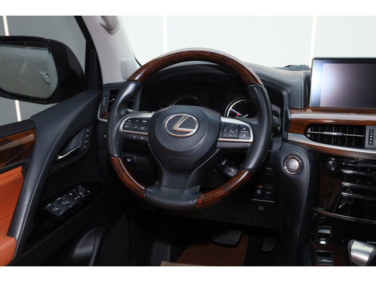 Lexus LX 570 2016