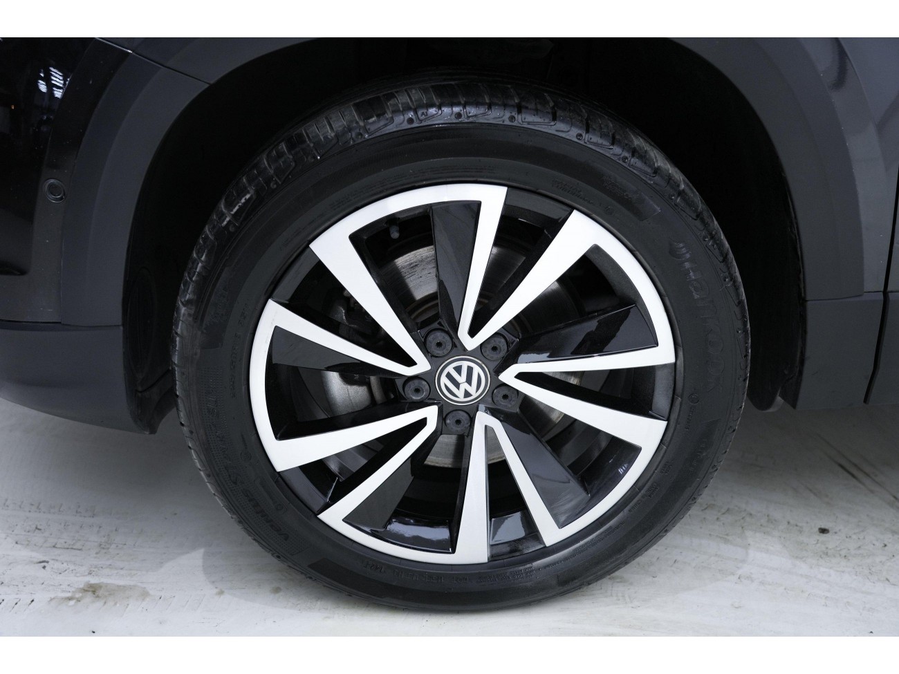 Volkswagen Tharu 2020
