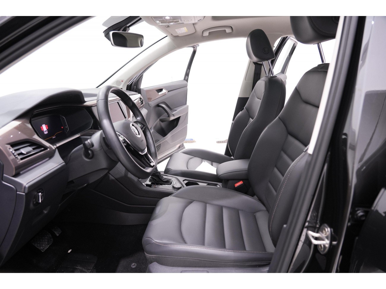 Volkswagen Tharu 2020