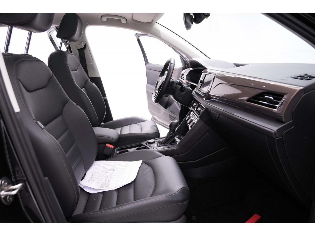Volkswagen Tharu 2020