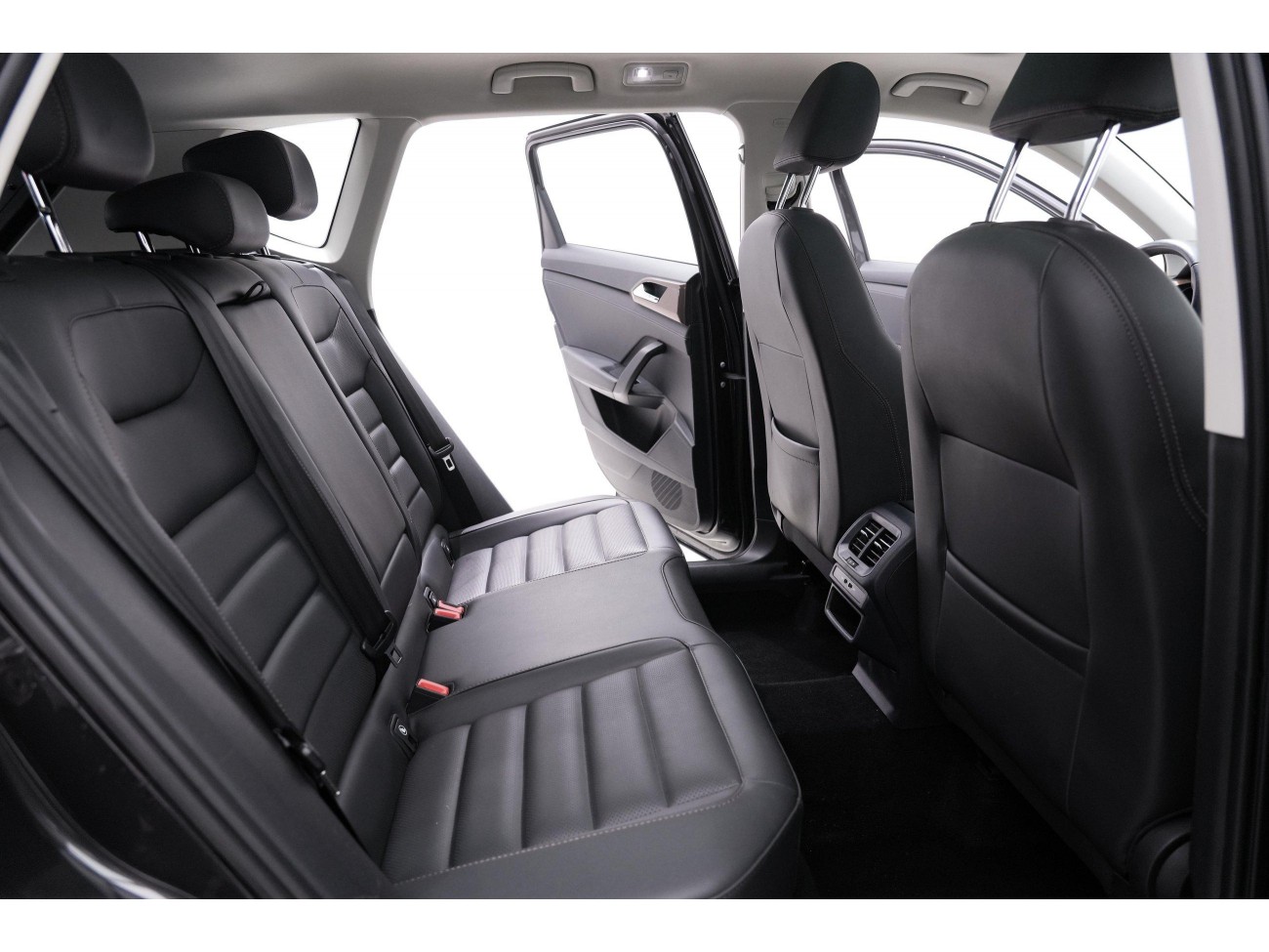 Volkswagen Tharu 2020