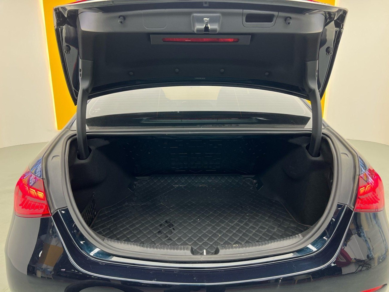 Mercedes-Benz C 260 L 2024