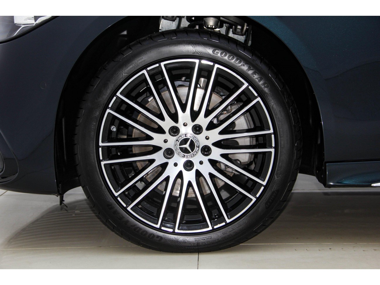Mercedes-Benz C 260 L 2025