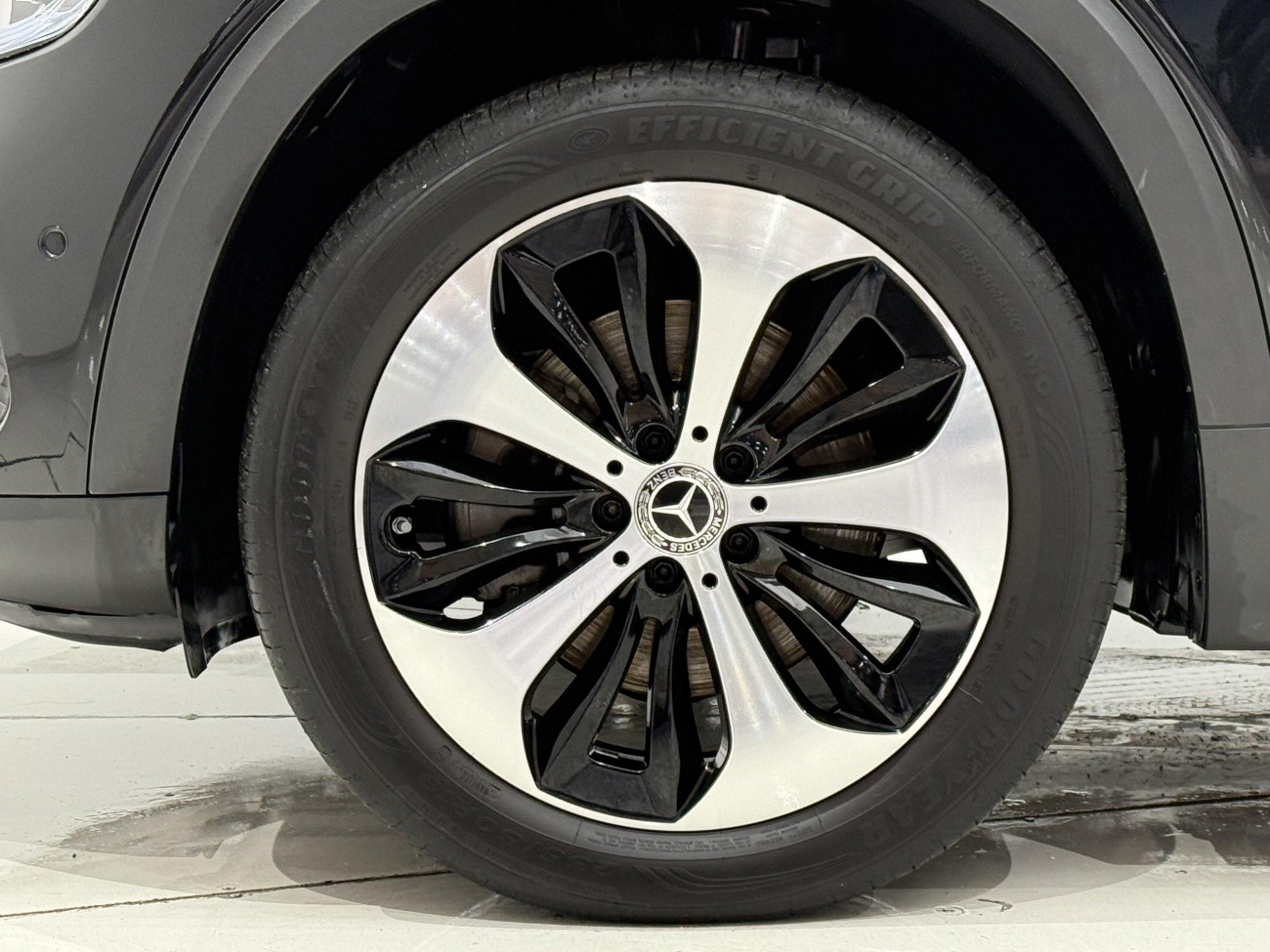 Mercedes-Benz GLB 2023